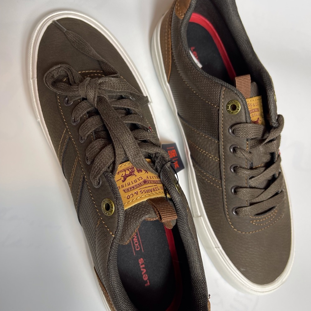 Levi's Ethan Stacked Men's Sneakers  SIZE 9.5     NWT  BROWN /TAN
